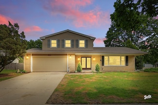 311 Greentree Pkwy, Libertyville, IL 60048