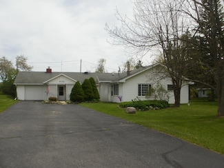 6121 M-33, Onaway, MI 49765
