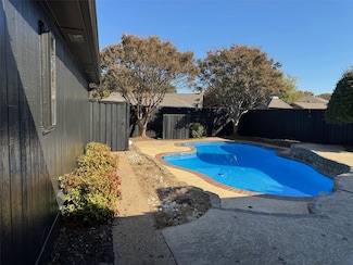 1109 E Berkeley Dr, Richardson, TX 75081