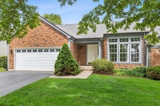 6142 Golfview Dr, Gurnee, IL 60031