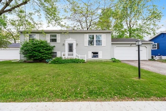 1710 Peachtree Dr, Valparaiso, IN 46383