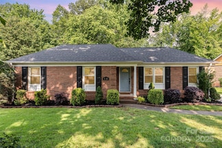 4924 Farm Pond Ln, Charlotte, NC 28212
