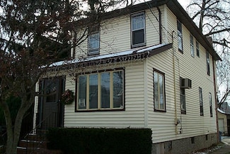 124 Raymond St, Rockville Centre, NY 11570