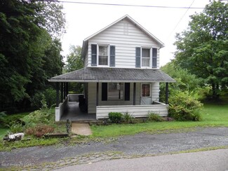 6558 Nuangola Rd, Mountain Top, PA 18707