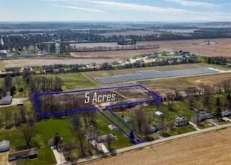 207 College Corner Rd, Centerville, IN 47330