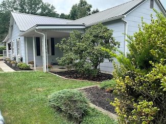 196 Buena Vista Ave, Clarksburg, WV 26301