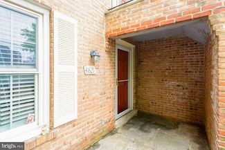 4821 Sangamore Rd, Bethesda, MD 20816