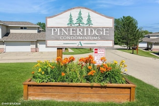 316 Brookside Dr Unit 1, Mayville, WI 53050
