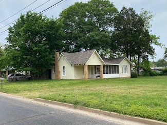 302 W College St, Athens, TX 75751