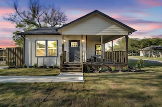 401 Poplar St, Italy, TX 76651