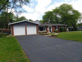 34 Greenfield Rd, Montgomery, IL 60538