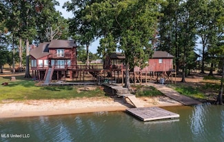 2443 Deerfield Rd, Yazoo City, MS 39194