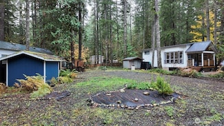 82 Riverside Dr, Deming, WA 98244