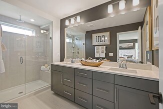 13186 Nixon Ln, Woodbridge, VA 22193