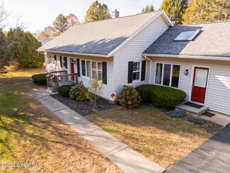 18 Lincoln Ave, South Glens Falls, NY 12803