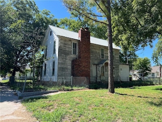 524 E Main St, Independence, KS 67301