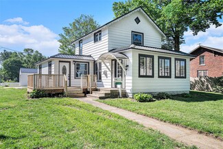 160 W 4th St, Constantine, MI 49042