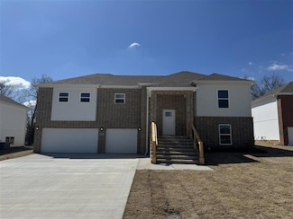 1402 E Command Ct, Nixa, MO 65714