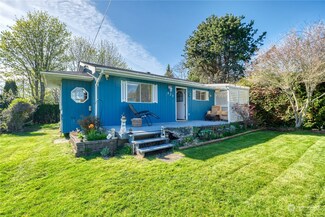 623 Deer Ln, Point Roberts, WA 98281