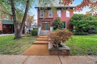 3125 Russell Blvd, Saint Louis, MO 63104