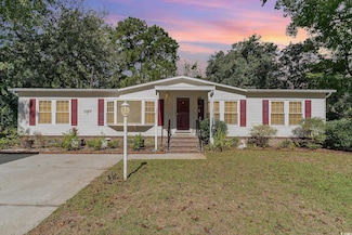 3215 Moonshadow Ln, Murrells Inlet, SC 29576