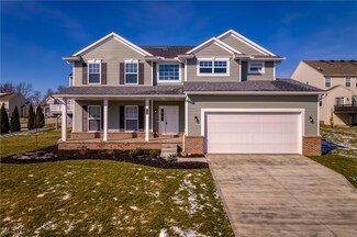 961 Hawkin Ln, Aurora, OH 44202