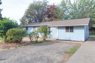 1320 SE Elm Ln, Grants Pass, OR 97526