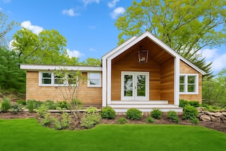 69 Bay View Dr W, Sag Harbor, NY 11963
