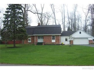 4471 W Overlook Dr, Buffalo, NY 14221
