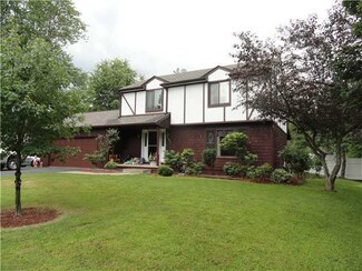 6048 Thornwood Dr, Hamburg, NY 14075