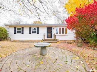 232 Briargate Rd, Washington, IL 61571