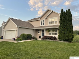 5827 S 157th St, Omaha, NE 68135