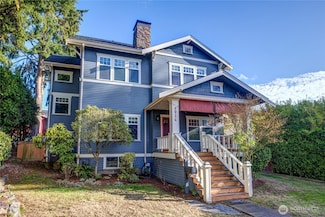 6016 44th Ave SW, Seattle, WA 98136
