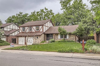 2556 S Eagle Cir, Aurora, CO 80014