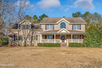 375 Red Fox Run Dr, Wallace, NC 28466