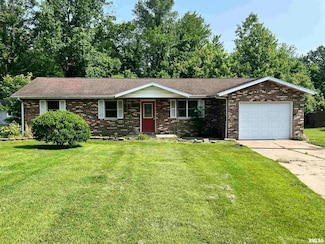 20 Suburban Dr, Murphysboro, IL 62966