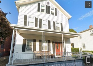 14 Calvert St, Newport, RI 02840