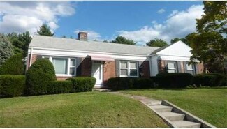 3 Skyridge Ln, Springfield, MA 01128
