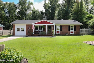 304 Sheffield Rd, Jacksonville, NC 28546