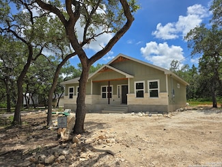 894 Luehlfing Dr, Canyon Lake, TX 78133