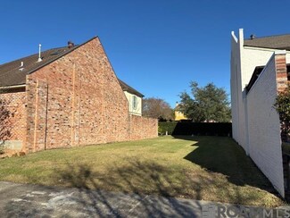 2512 Bocage Lake Dr, Baton Rouge, LA 70809