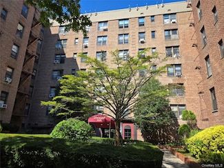 83-25 98th St Unit 1P, Woodhaven, NY 11421