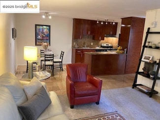 375 Jayne Ave Unit 106, Oakland, CA 94610