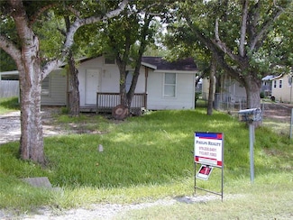 421 S Columbia Dr, West Columbia, TX 77486