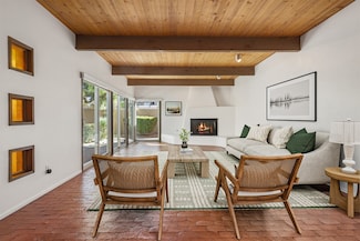 225 Amherst Dr SE, Albuquerque, NM 87106