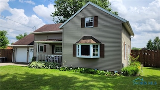 403 W Chestnut St, Wauseon, OH 43567