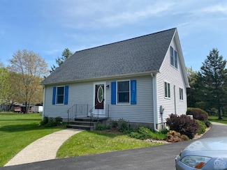 48 Woodside St, Pine Plains, NY 12567