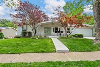 1196 Dunloe Rd, Ballwin, MO 63021
