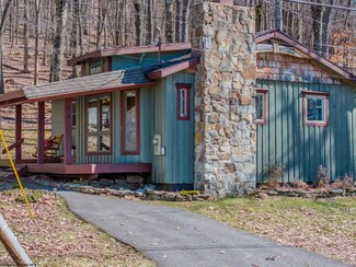 636 Primrose Ln, Terra Alta, WV 26764