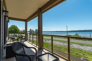 1300 Peace Portal Dr Unit 202, Blaine, WA 98230